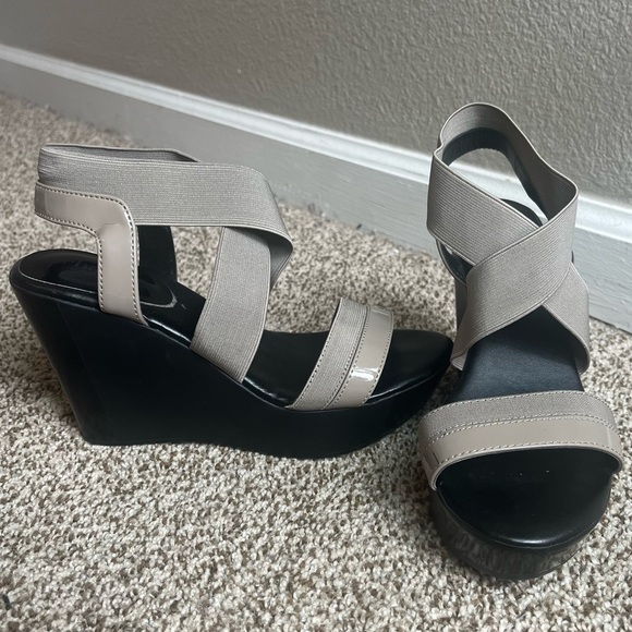 Charles by Charles David Patent Elastic Strappy Wedge Sandals - Picture 1 of 7